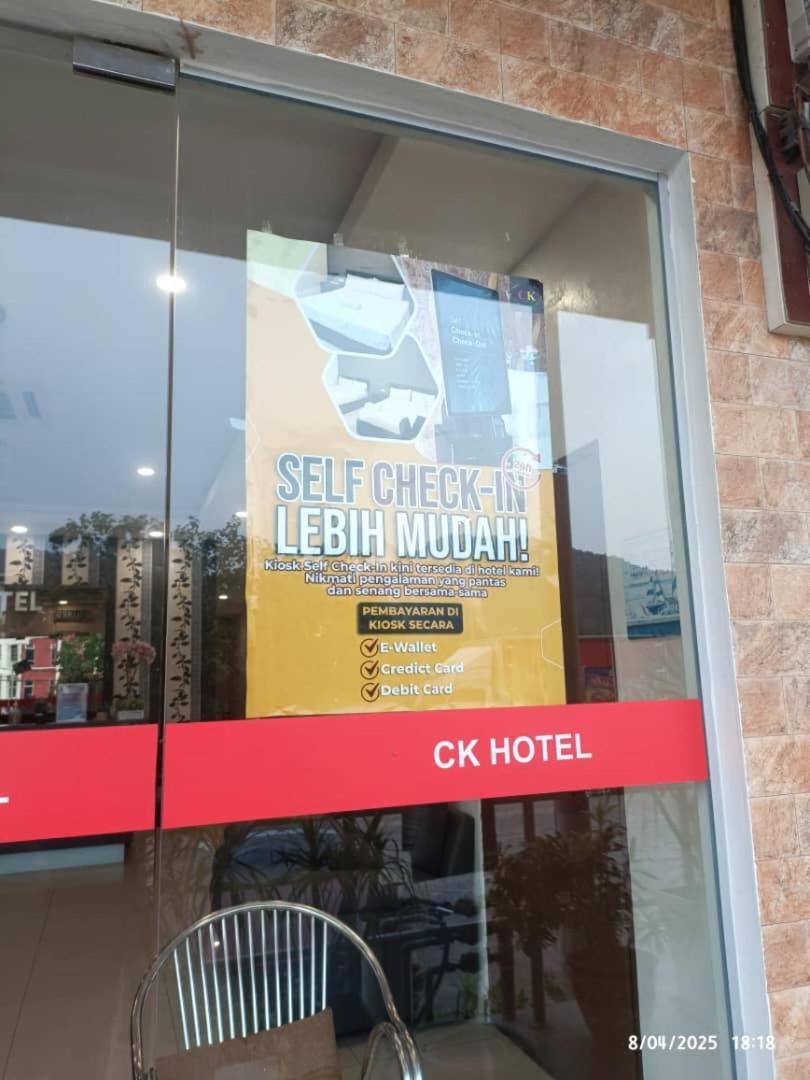 Ck Hotel Lumut Esterno foto